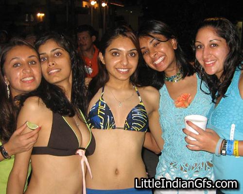 http://realindiangfs.com/wp-content/uploads/2011/10/nude_indian_girls_11.jpg