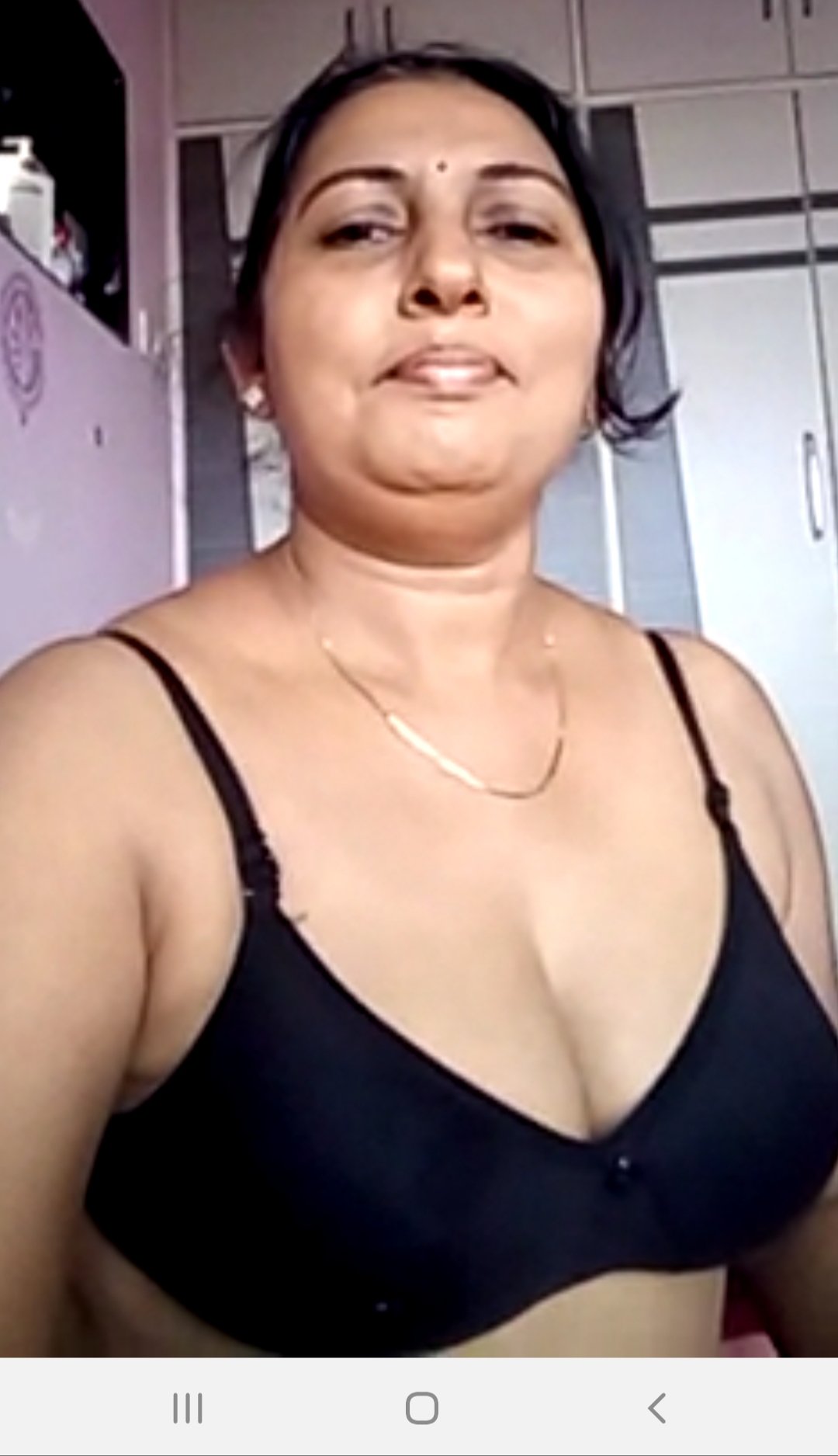 Sexy mature indian aunty undressing - Real Indian Gfs